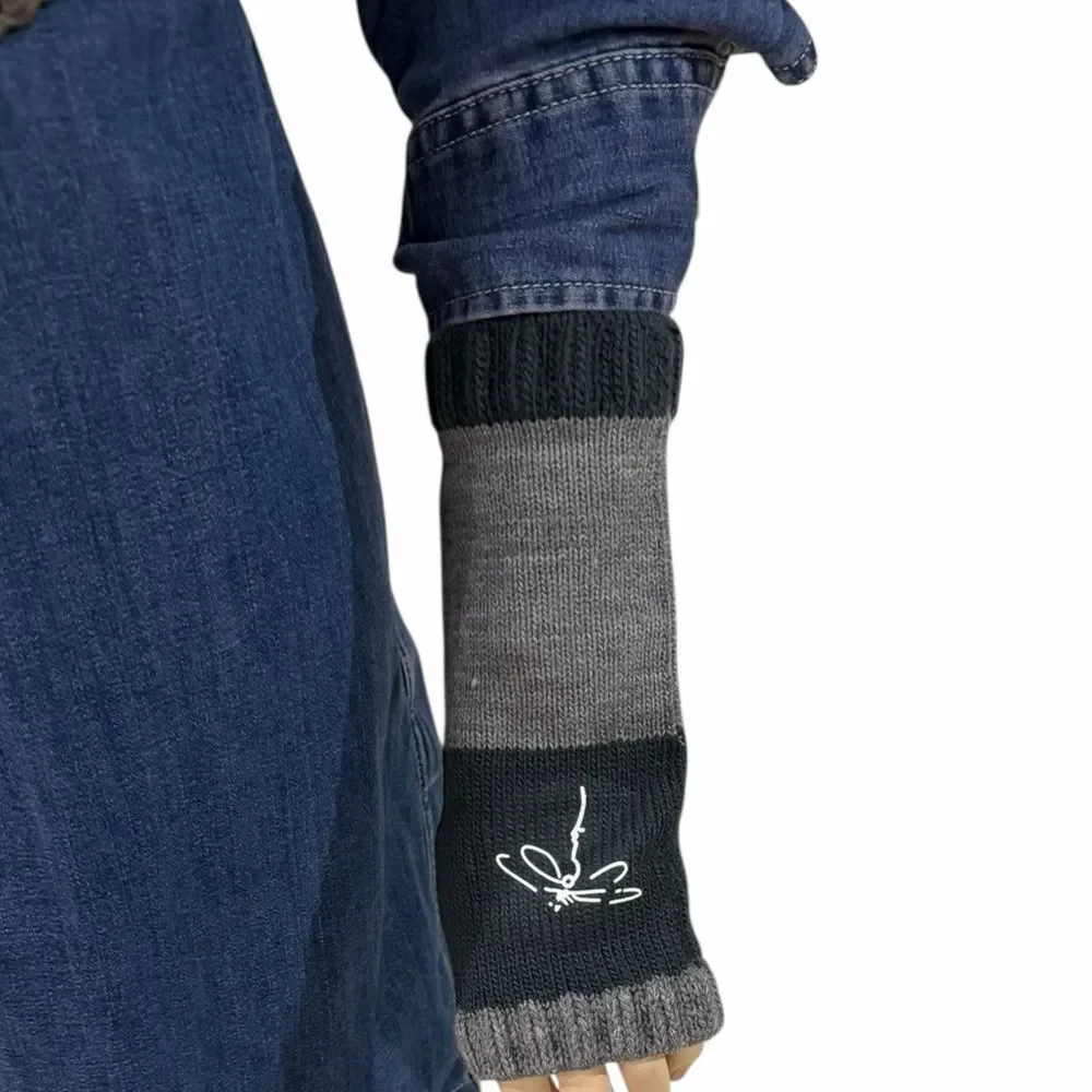 Dragonfly Color Block Gray Blue Knit Arm Warmers Fingerless Gloves NWT